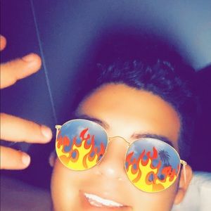 Meet your Posher, Adrian